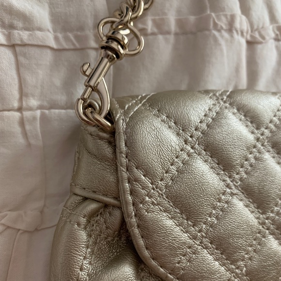 Express metallic gold quilted handbag - Picture 3 of 3
